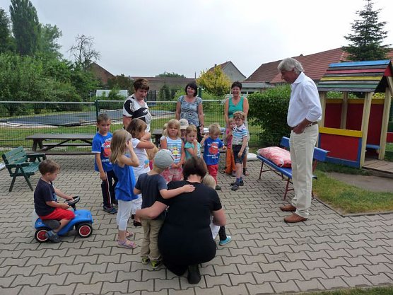 Sonnensegel f&uuml;r Bebraspatzen (Foto: Karl-Heinz Herrmann)