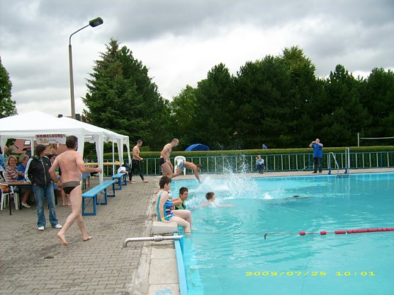24-h-Schwimmen im Freibad Großfurra (Foto: Badesportverein Großfurra) 24-h-Schwimmen im Freibad Großfurra (Foto: Badesportverein Großfurra)