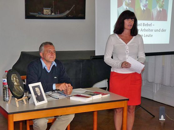 Bebellesung in SDH (Foto: Karl-Heinz Herrmann)