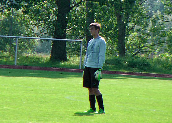 Da zappelt er im Netz (Foto: Karl-Heinz Herrmann) Da zappelt er im Netz (Foto: Karl-Heinz Herrmann)