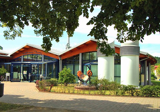 Allj&auml;hrliche Wartungs- und Reinigungsarbeiten (Foto: Kyffh&auml;usertherme)