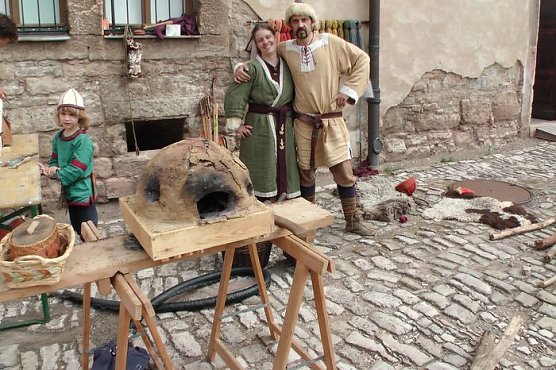 Archäologie zum Anfassen (Foto: Karl-Heinz Herrmann) Archäologie zum Anfassen (Foto: Karl-Heinz Herrmann)