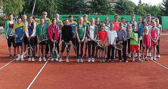 Tennisnachwuchs kämpft (Foto: Karl-Heinz Herrmann) Tennisnachwuchs kämpft (Foto: Karl-Heinz Herrmann)