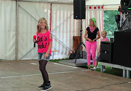 Dorffest gut besucht (Foto: Karl-Heinz Herrmann) Dorffest gut besucht (Foto: Karl-Heinz Herrmann)