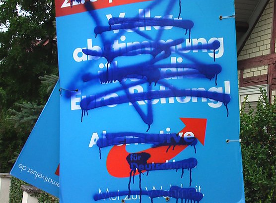 Wieder Wahl-Vandalismus (Foto: Karl-Heinz Herrmann) Wieder Wahl-Vandalismus (Foto: Karl-Heinz Herrmann)
