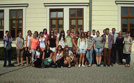 Landr&auml;tin empf&auml;ngt polnische Jugendliche (Foto: Landratsamt Kyffh&auml;userkreis)