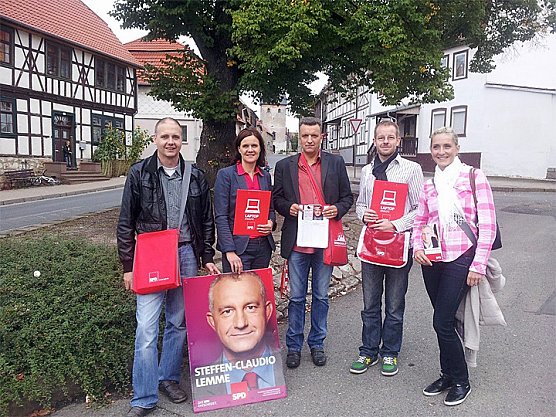 Tür zu Tür Aktion der SPD (Foto: SPD Kyffhäuserkreis) Tür zu Tür Aktion der SPD (Foto: SPD Kyffhäuserkreis)