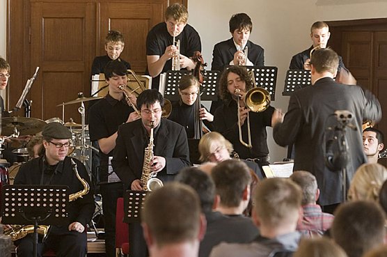 Landesjugendbigband Thüringen (LJBB) (Foto: Landesmusikakademie Sondershausen) Landesjugendbigband Thüringen (LJBB) (Foto: Landesmusikakademie Sondershausen)