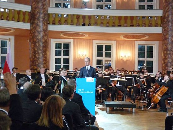 Feierlicher Festakt (Foto: Karl-Heinz Herrmann) Feierlicher Festakt (Foto: Karl-Heinz Herrmann)