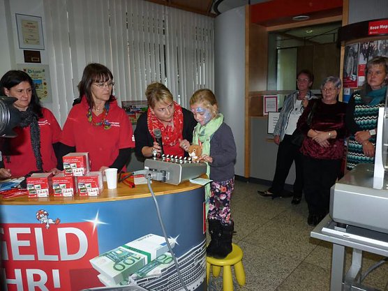 Ziehung Lossparen (Foto: Karl-Heinz Herrmann)