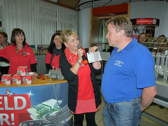 Ziehung Lossparen (Foto: Karl-Heinz Herrmann)