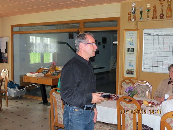 Wie man an den s&uuml;&szlig;en Honig kommt (Foto: Steffen K&uuml;ttner)