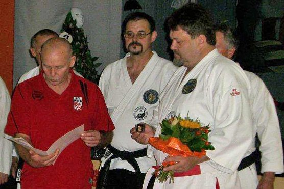 Leistungen gew&uuml;rdigt (Foto: Kampfkunstschule Artern)