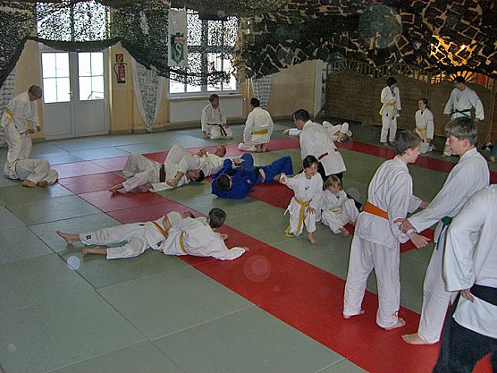 Leistungen gew&uuml;rdigt (Foto: Kampfkunstschule Artern)