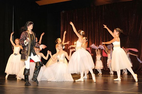 Getanztes Märchen (Foto: Günter Herting) Getanztes Märchen (Foto: Günter Herting)