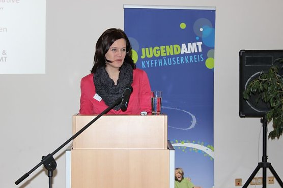 Brücken wurden gebaut! (Foto: Karl-Heinz Herrmann) Brücken wurden gebaut! (Foto: Karl-Heinz Herrmann)