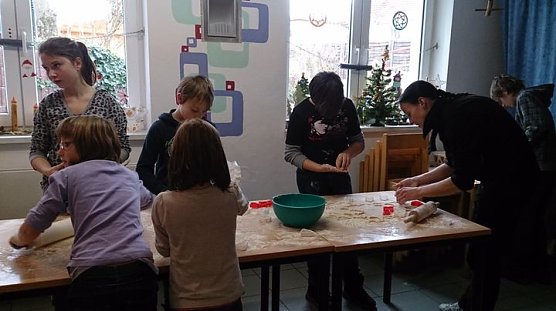 Buntes Weihnachtstreiben im Jugendclub HOC (Foto: Stadtjugendring) Buntes Weihnachtstreiben im Jugendclub HOC (Foto: Stadtjugendring)
