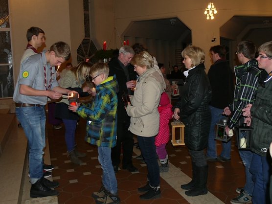 Friedenslicht (Foto: Ilka Kühn) Friedenslicht (Foto: Ilka Kühn)