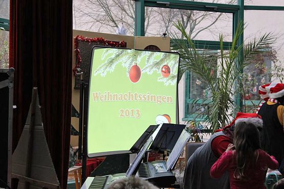 Traditionelles Weihnachtssingen (Foto: Karl-Heinz Herrmann)