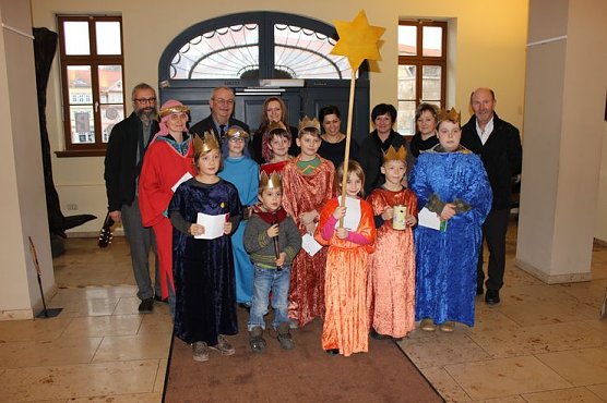 Segen erhalten (Foto: Karl-Heinz Herrmann) Segen erhalten (Foto: Karl-Heinz Herrmann)