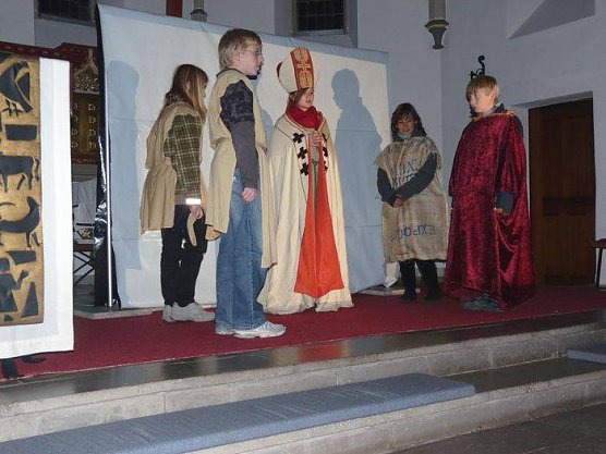 Martinsumzug (Foto: Karl-Heinz Herrmann) Martinsumzug (Foto: Karl-Heinz Herrmann)