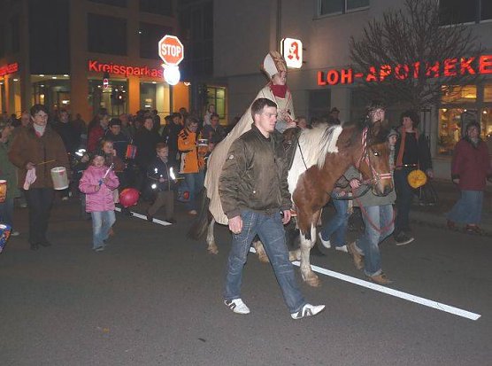 Martinsumzug Sondershausen (Foto: Karl-Heinz Herrmann) Martinsumzug Sondershausen (Foto: Karl-Heinz Herrmann)