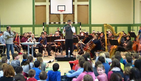 Orchester-Werkstatt einmal anders (Foto: B. Susemihl) Orchester-Werkstatt einmal anders (Foto: B. Susemihl)