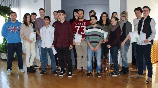 Sieger bei Planspiel ausgezeichnet (Foto: Karl-Heinz Herrmann)