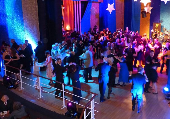 B&uuml;hnenball 2012 (Foto: B. Susemihl)