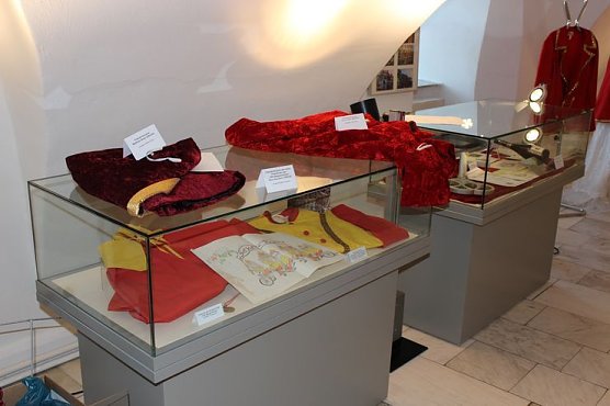 Narren im Regionalmuseum (Foto: Karl-Heinz Herrmann) Narren im Regionalmuseum (Foto: Karl-Heinz Herrmann)