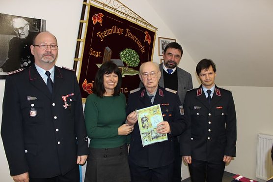 Auszeichnung und Beförderungen (Foto: Karl-Heinz Herrmann) Auszeichnung und Beförderungen (Foto: Karl-Heinz Herrmann)