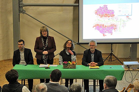 &Uuml;ber Verkehrsinfrastruktur diskutiert (Foto: Karl-Heinz Herrmann)