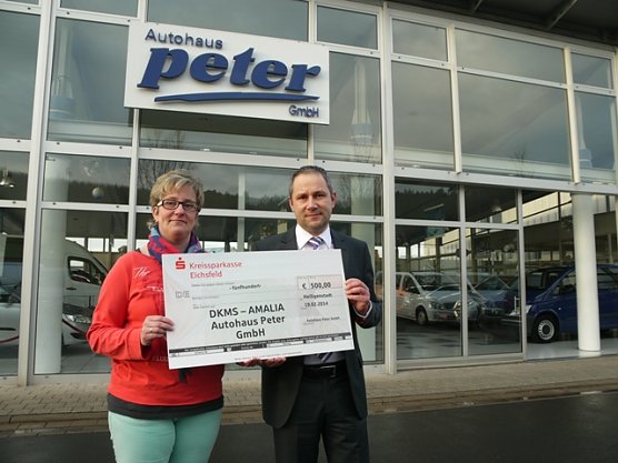 Spenden&uuml;bergabe (Foto: Ilka K&uuml;hn)