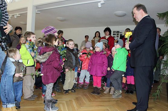 Zahlreiche Gratulanten kamen (Foto: Karl-Heinz Herrmann)