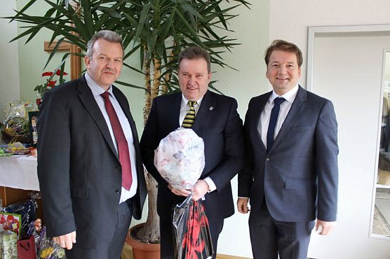 Zahlreiche Gratulanten kamen (Foto: Karl-Heinz Herrmann)