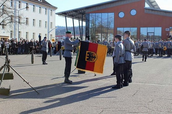 Indienststellung des neuen Bataillons in Thüringen (Foto: Karl-Heinz Herrmann) Indienststellung des neuen Bataillons in Thüringen (Foto: Karl-Heinz Herrmann)