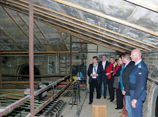 Theaterf&uuml;hrung bis auf den Schn&uuml;rboden (Foto: Birgit Susemihl)