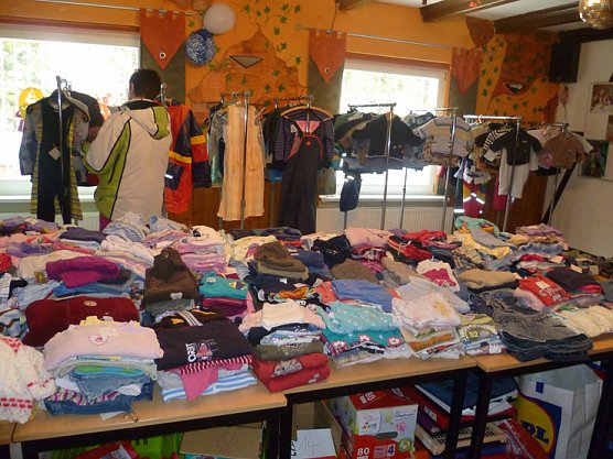 Kindersachenbörse ... (Foto: Kreisjugendring Roßleben) Kindersachenbörse ... (Foto: Kreisjugendring Roßleben)