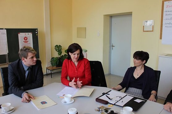 Unterzeichznung (Foto: Karl-Heinz Herrmann)