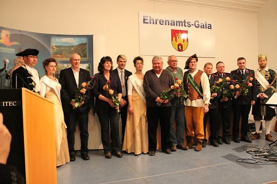 Ehrenamtler gewürdigt (Foto: Karl-Heinz Herrmann) Ehrenamtler gewürdigt (Foto: Karl-Heinz Herrmann)