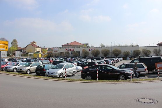 Ansturm auf Ostermarkt (Foto: Karl-Heinz Herrmann) Ansturm auf Ostermarkt (Foto: Karl-Heinz Herrmann)