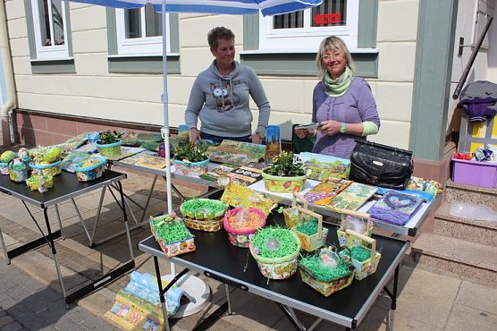 Ansturm auf Ostermarkt (Foto: Karl-Heinz Herrmann) Ansturm auf Ostermarkt (Foto: Karl-Heinz Herrmann)