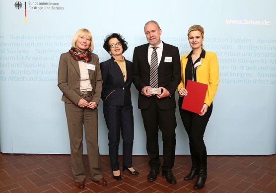 Unternehmen mit Weitblick 2014 (Foto: Landratsamt Kyffhäuserkreis) Unternehmen mit Weitblick 2014 (Foto: Landratsamt Kyffhäuserkreis)