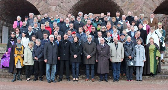Kyffhäuser übergeben (Foto: Karl-Heinz Herrmann) Kyffhäuser übergeben (Foto: Karl-Heinz Herrmann)