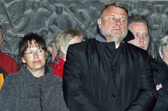 Kyffhäuser übergeben (Foto: Karl-Heinz Herrmann) Kyffhäuser übergeben (Foto: Karl-Heinz Herrmann)