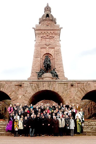 Schlüssel am Kyffhäuser übergeben (Foto: Kyffhäusertherme) Schlüssel am Kyffhäuser übergeben (Foto: Kyffhäusertherme)