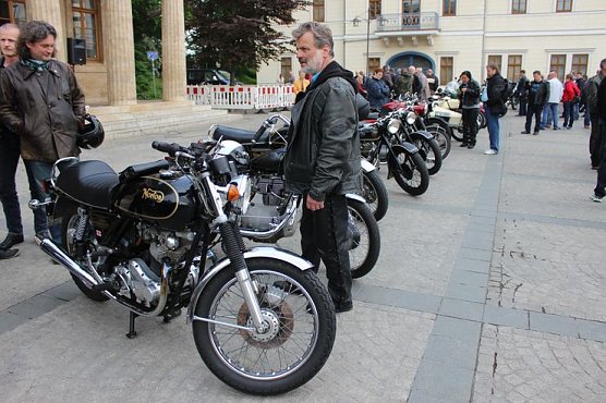 Oldtimer in Sondershausen (Foto: Karl-Heinz Herrmann)