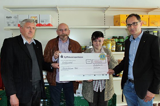 Unterstützung für Tafel (Foto: Karl-Heinz Herrmann) Unterstützung für Tafel (Foto: Karl-Heinz Herrmann)