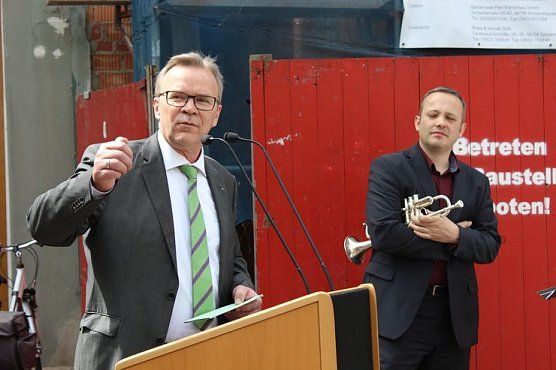 Richtfest ehem. Café Pille (Foto: Karl-Heinz Herrmann) Richtfest ehem. Café Pille (Foto: Karl-Heinz Herrmann)