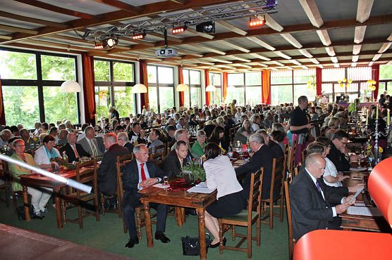 Erste Ehrenamtcards vergeben (Foto: Karl-Heinz Herrmann) Erste Ehrenamtcards vergeben (Foto: Karl-Heinz Herrmann)